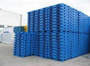 北京塑料托盤價格一般是多少?使用時需要考慮哪些因素?